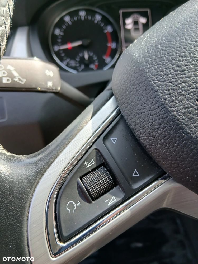 Skoda RAPID 1.2 TSI Ambition - 16
