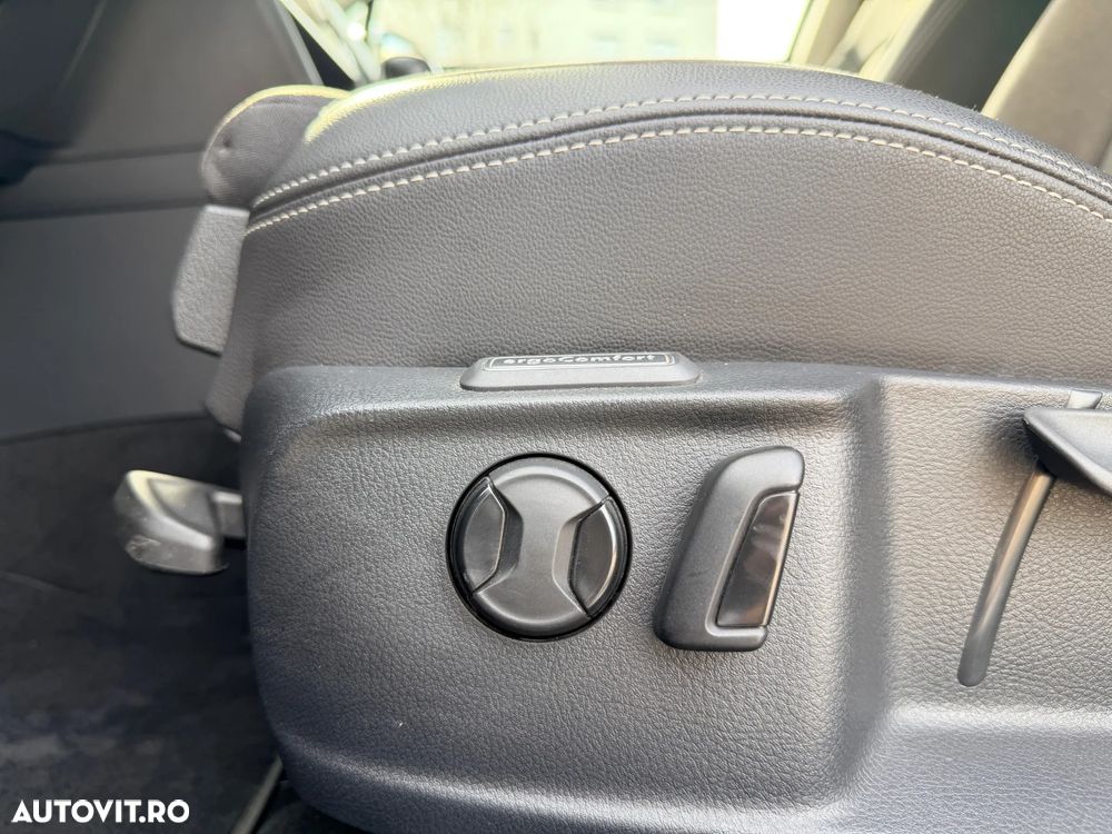 Volkswagen Passat Alltrack 2.0 TDI SCR DSG 4Motion - 18