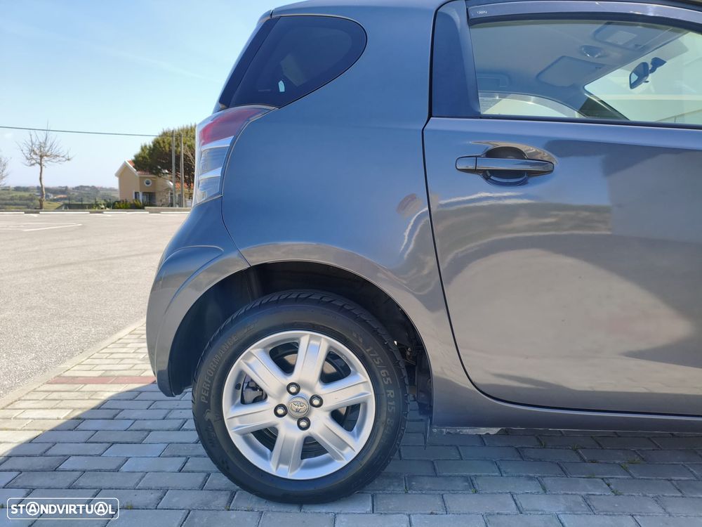 Toyota iQ 1.4 D-4D + - 19