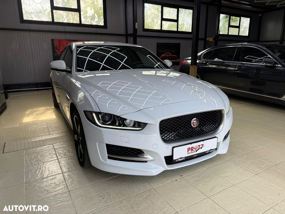 Jaguar XE 2.0 AWD R-Sport - 2