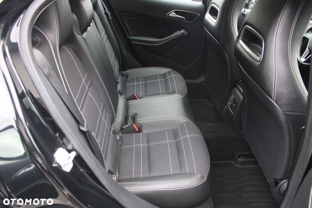 Mercedes-Benz GLA - 29