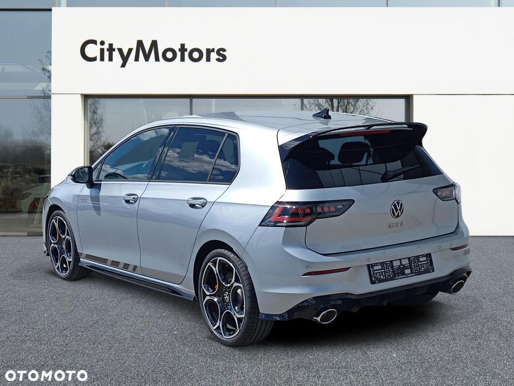 Volkswagen Golf - 9