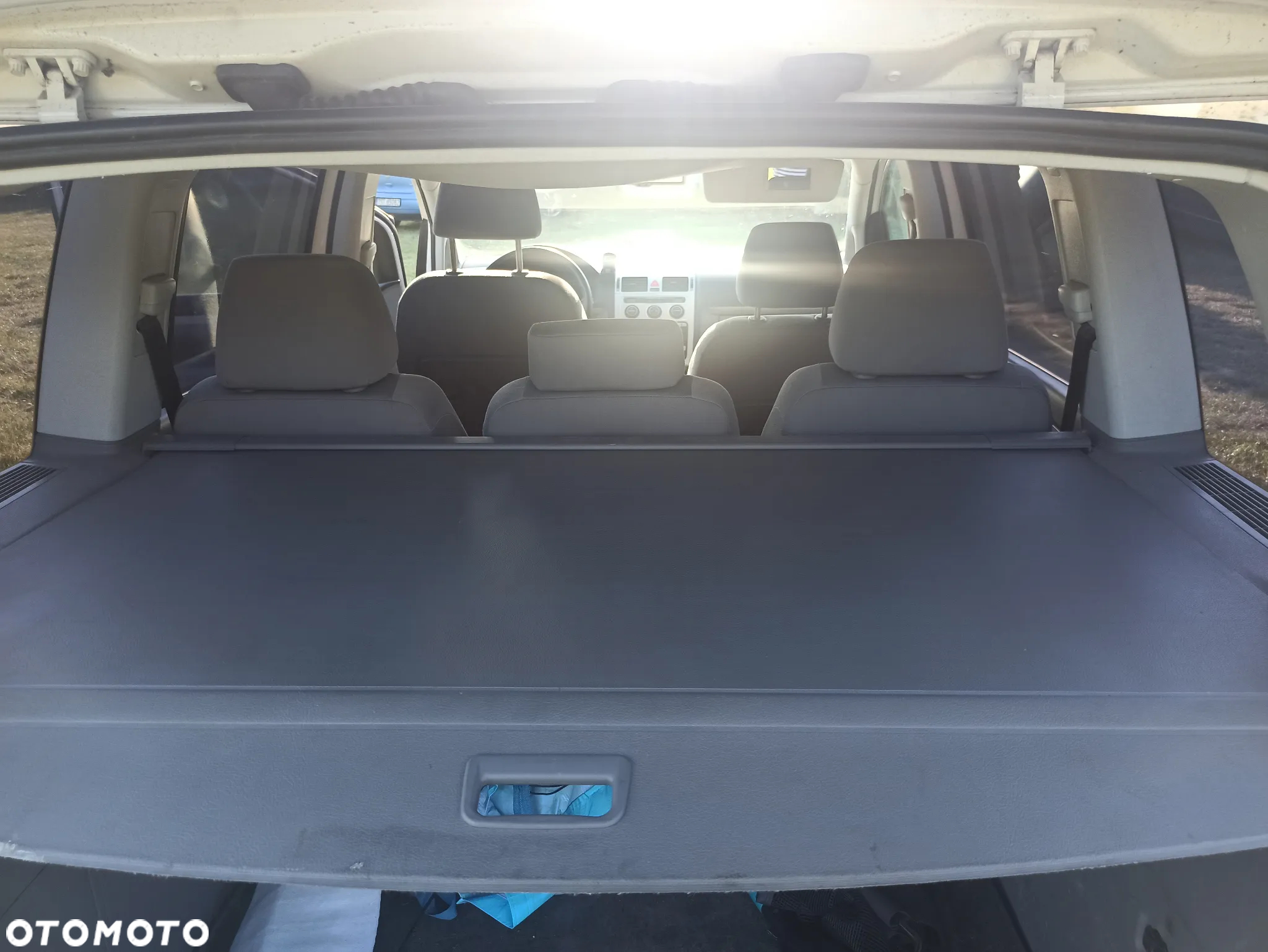 Volkswagen Touran - 10