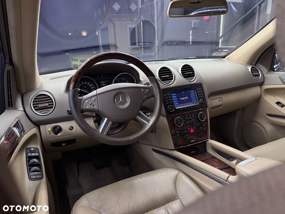 Mercedes-Benz ML - 23