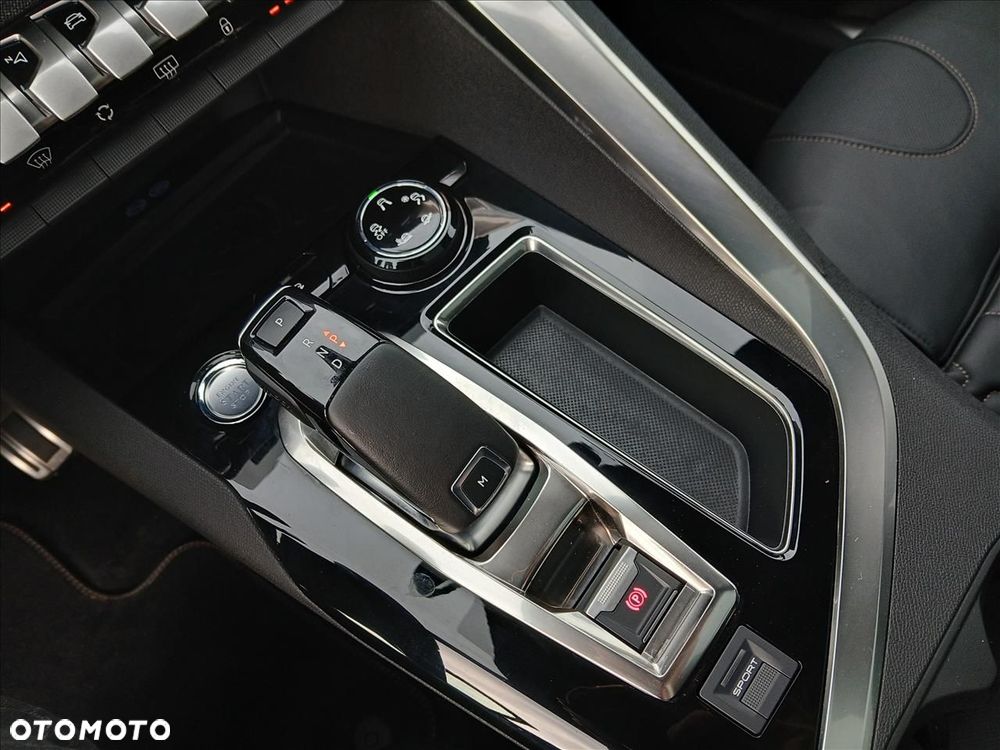 Peugeot 3008 1.6 PureTech GPF GT Line S&S EAT8 - 21