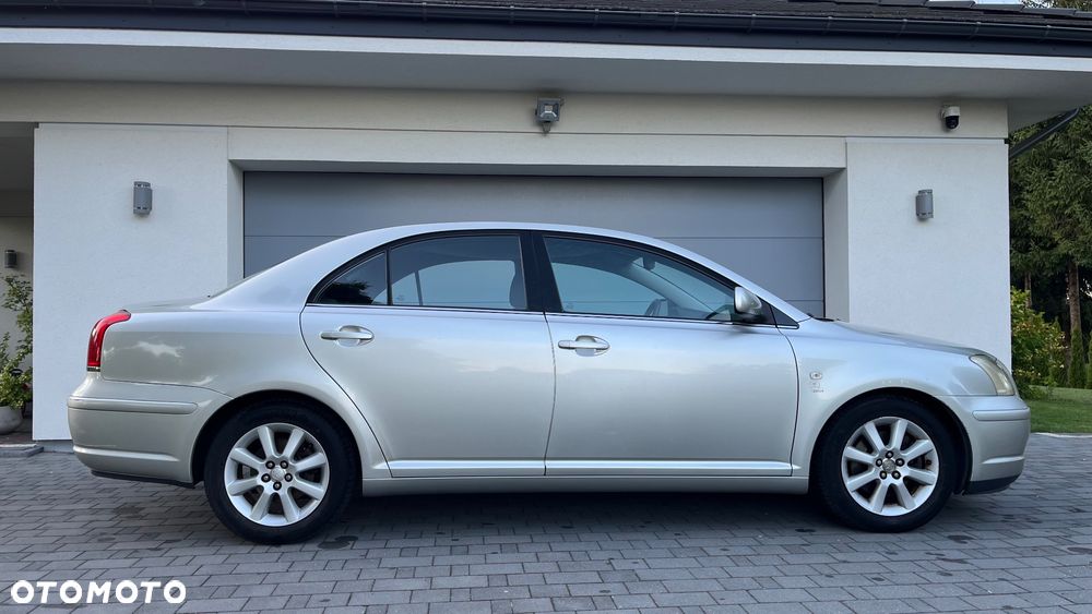 Toyota Avensis 2.0 VVT-i Sol - 5