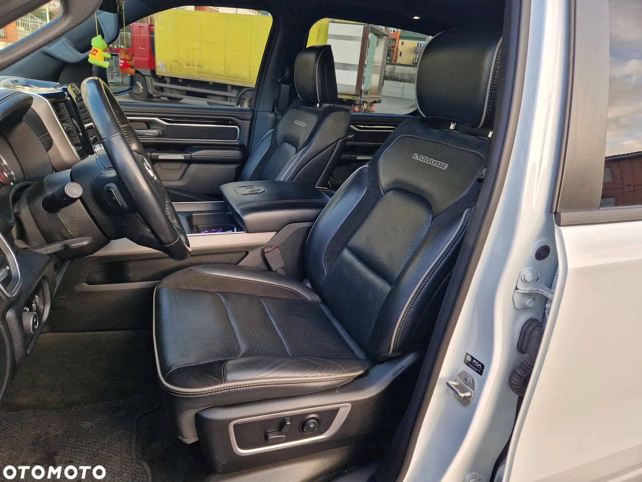 Dodge RAM 1500 5.7 4x4 - 8