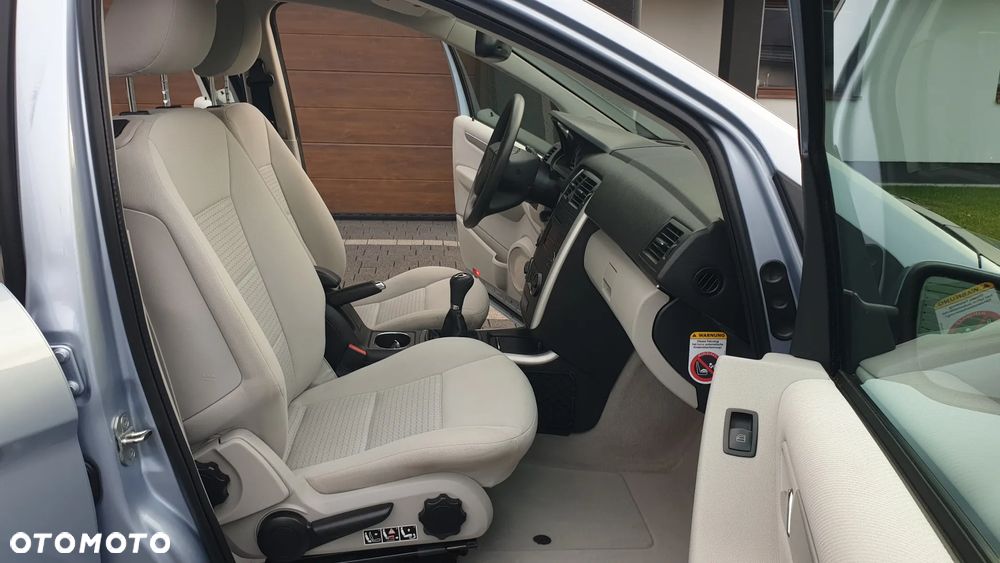 Mercedes-Benz Klasa B 180 BlueEFFICIENCY Edition - 22