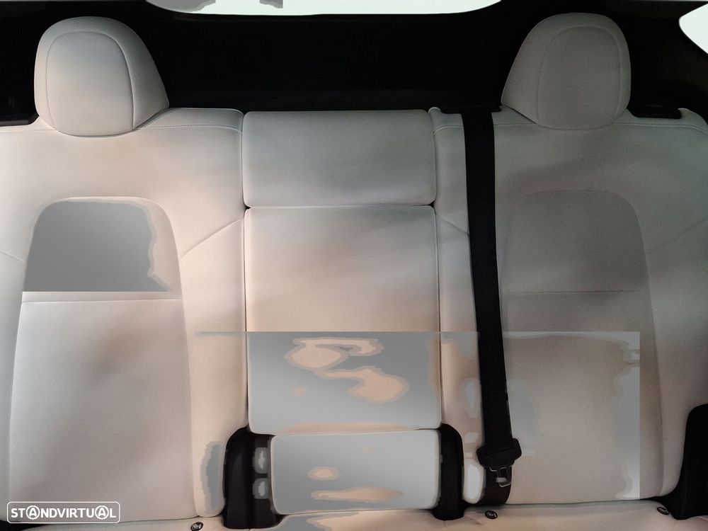 Tesla Model Y Long-Range RWD - 17