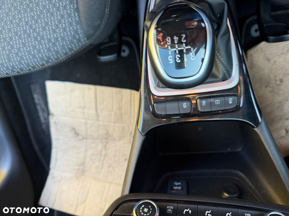 Opel Crossland X - 23