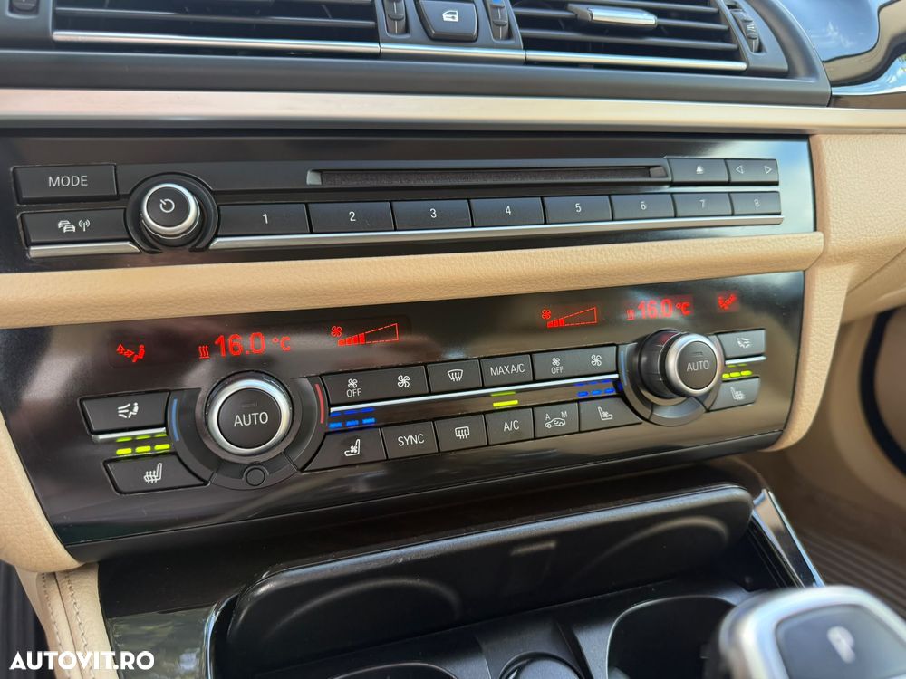 BMW Seria 5 525d xDrive Sport-Aut. Modern Line - 25