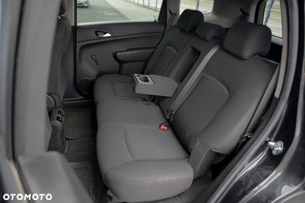 Chevrolet Orlando - 34