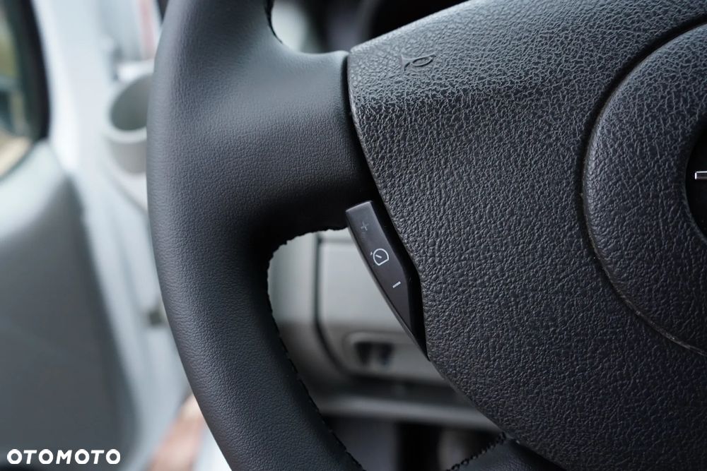 Opel Vivaro - 21