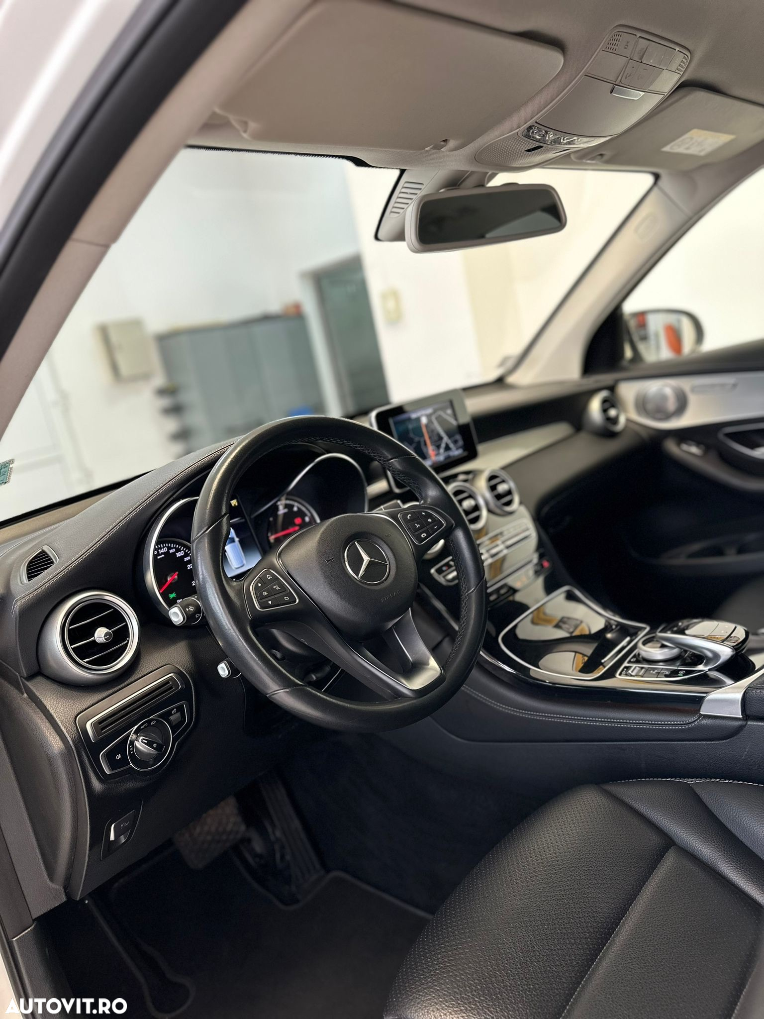 Mercedes-Benz GLC 220 d 4Matic 9G-TRONIC - 11