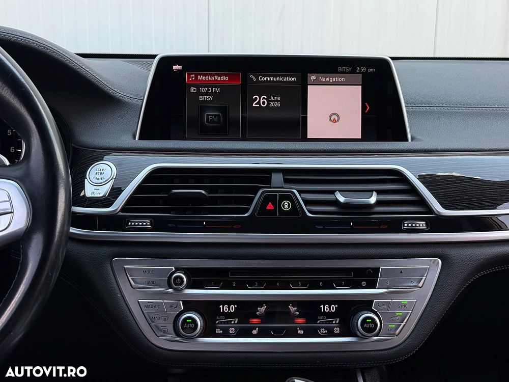BMW Seria 7 740Li - 28