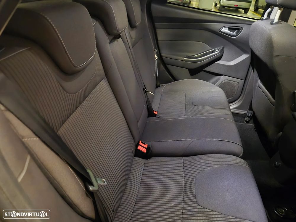 Ford Focus SW 1.6 TDCi Titanium Best - 32
