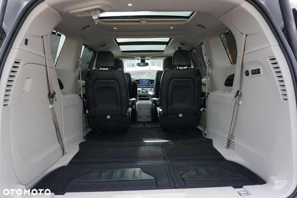 Chrysler Pacifica - 12