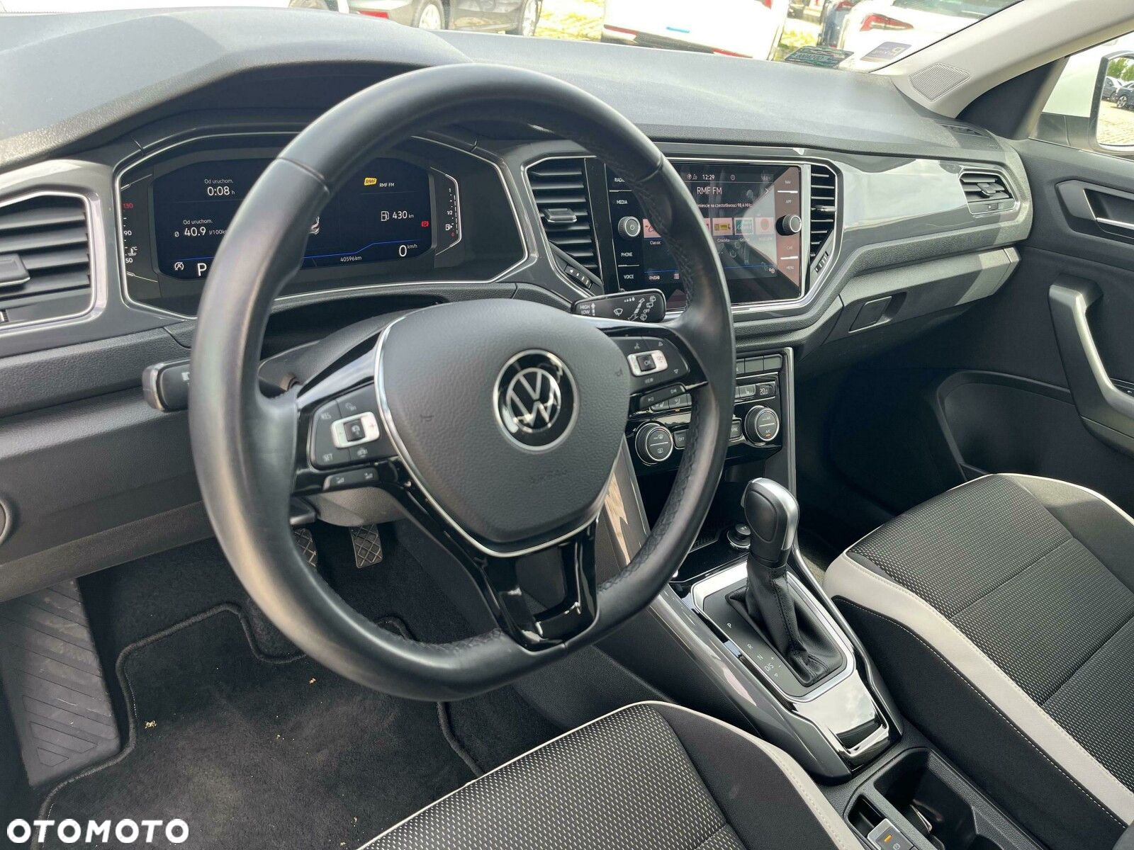 Volkswagen T-Roc - 9