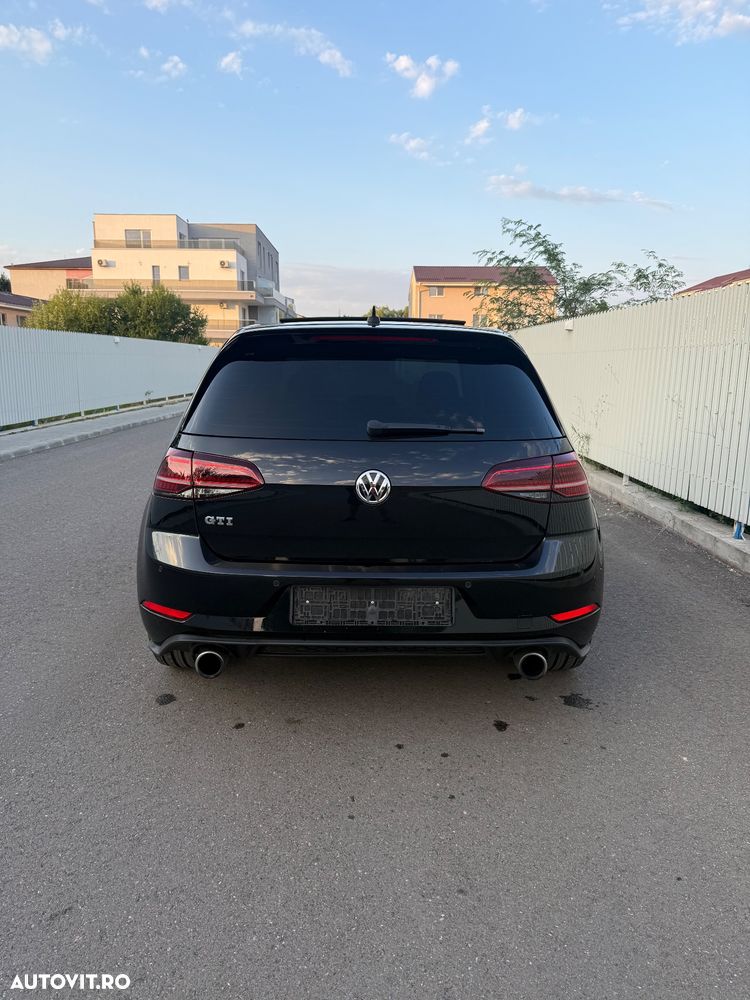 Volkswagen Golf - 7