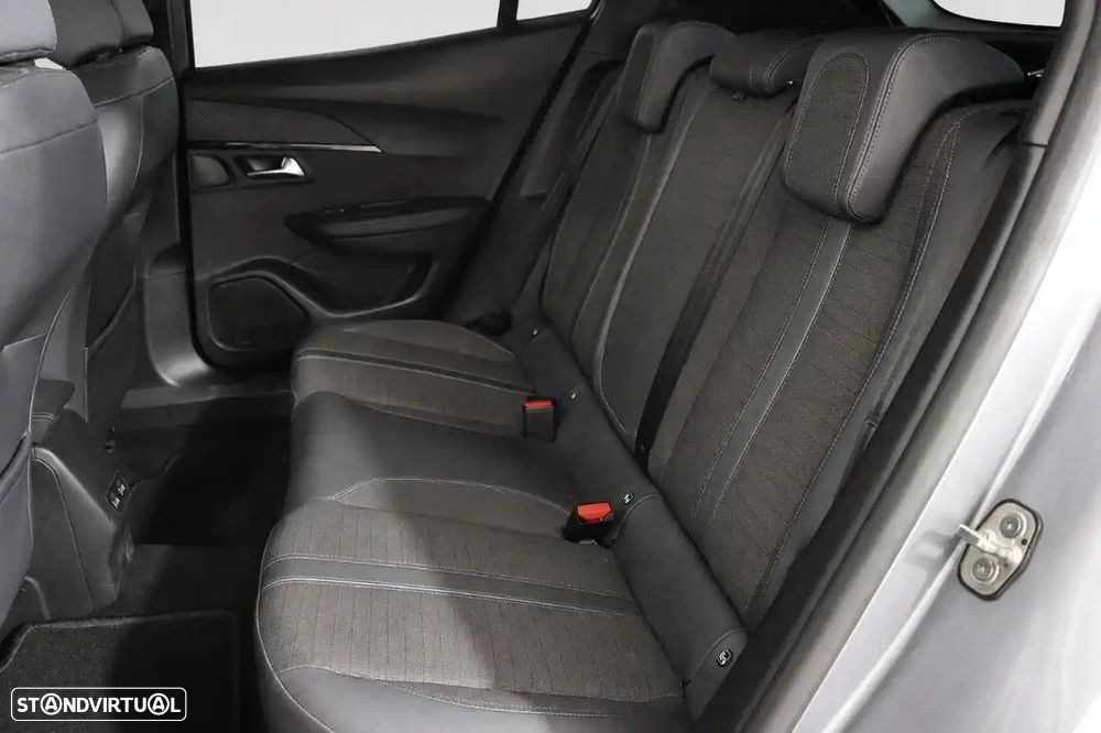 Peugeot 2008 PureTech 130 EAT8 Allure - 14