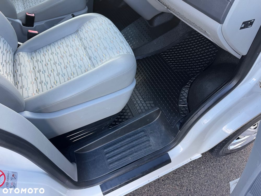 Volkswagen Transporter - 27