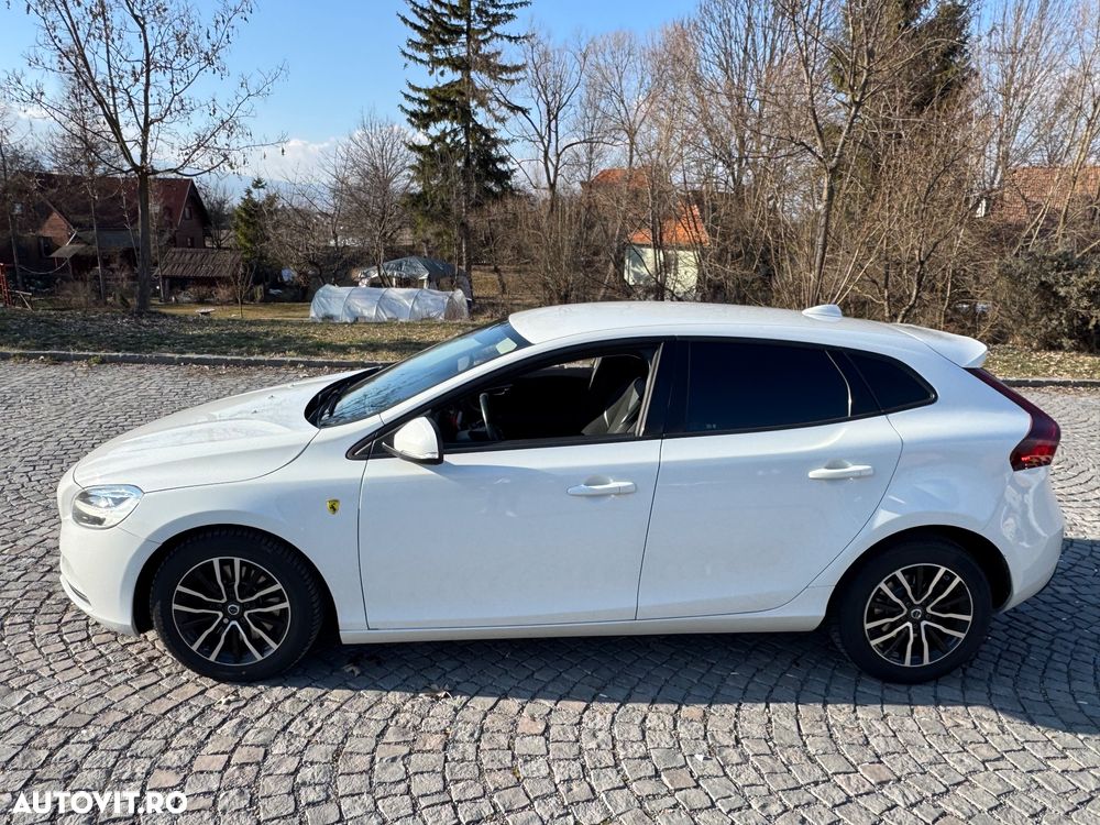 Volvo V40 D3 Aut. Momentum - 4