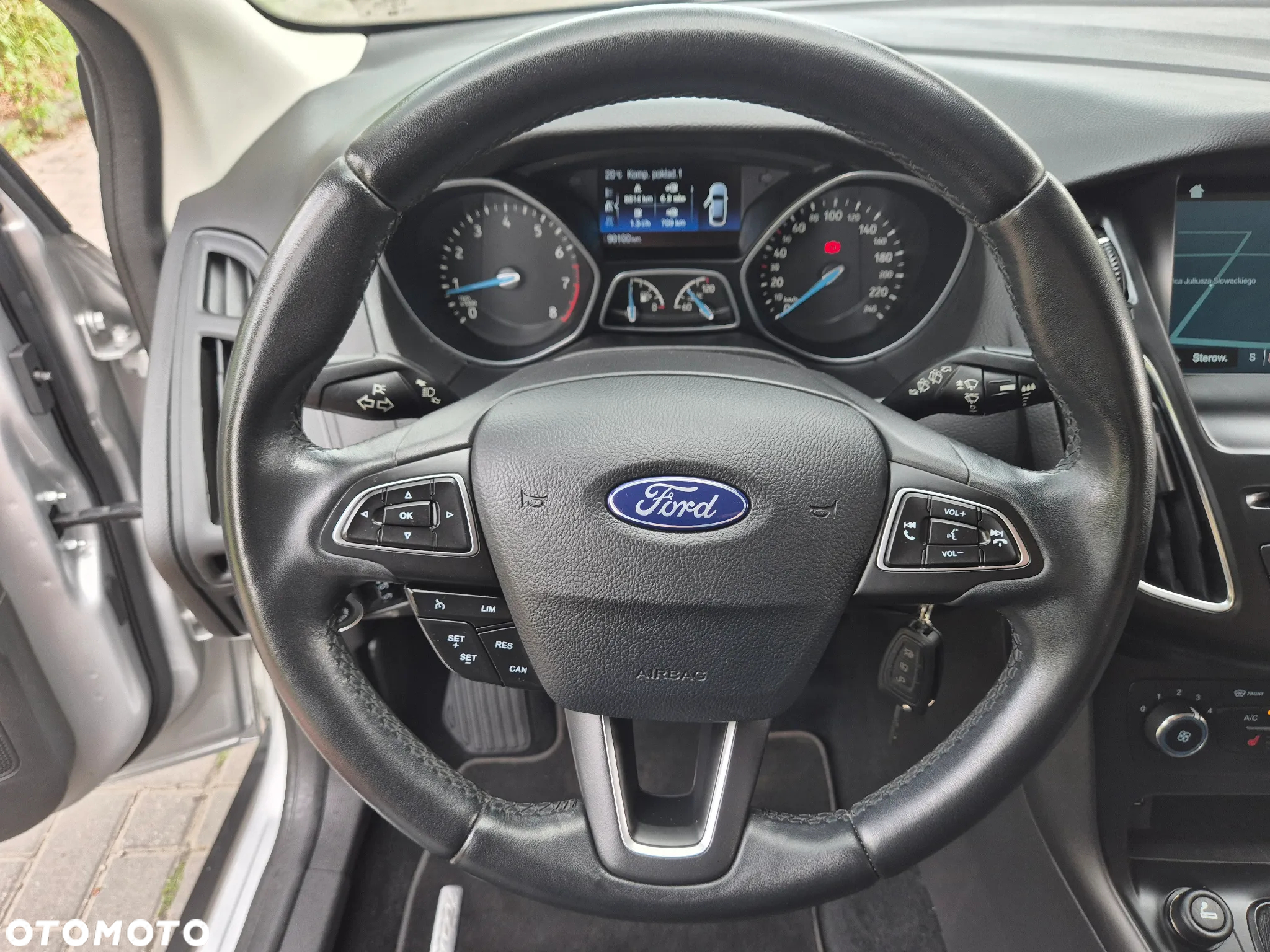 Ford Focus Turnier 1.0 EcoBoost Start-Stopp-System TITANIUM STYLE - 32