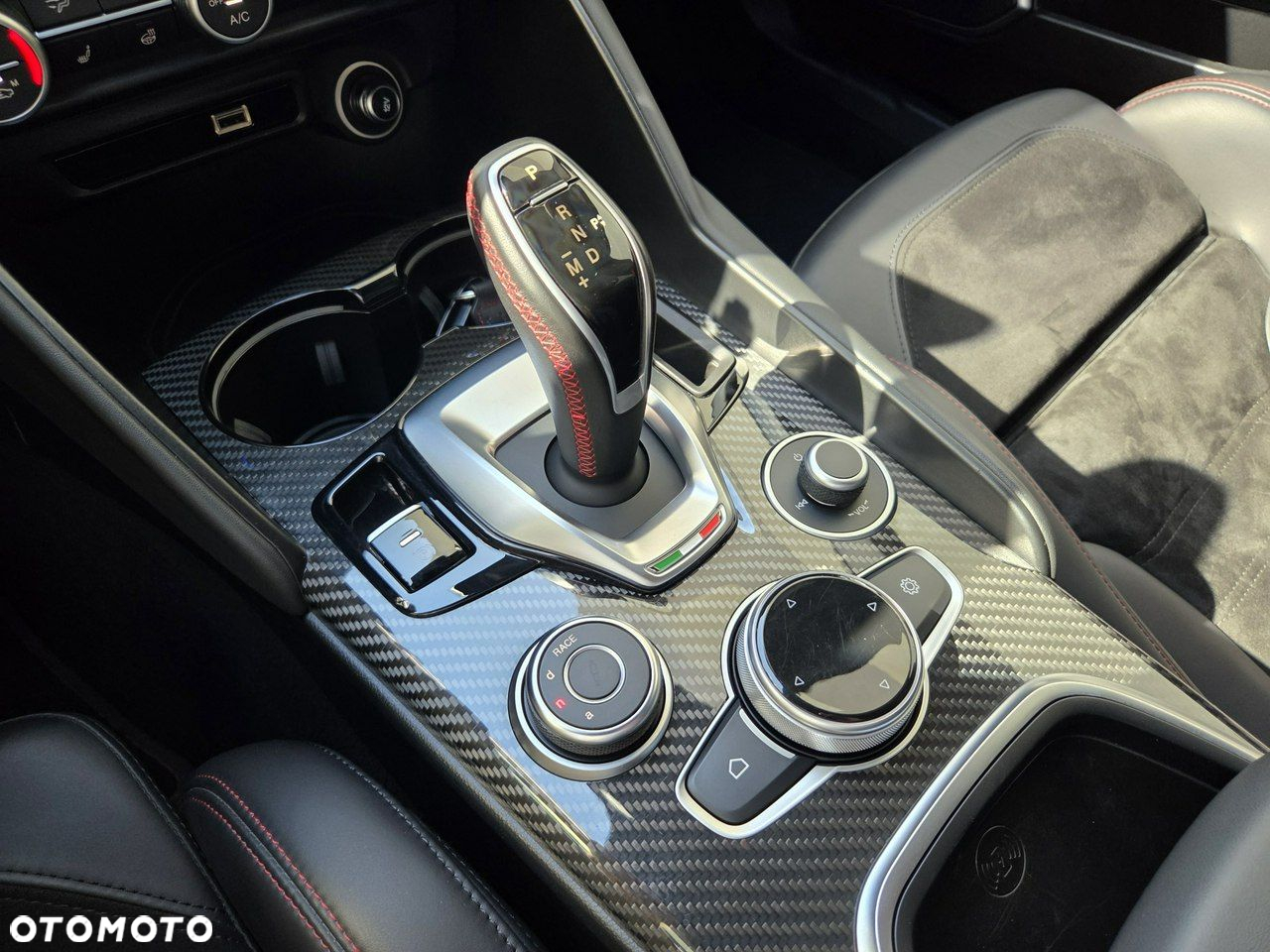 Alfa Romeo Giulia 2.9 Bi Turbo V6 Quadrifoglio - 29