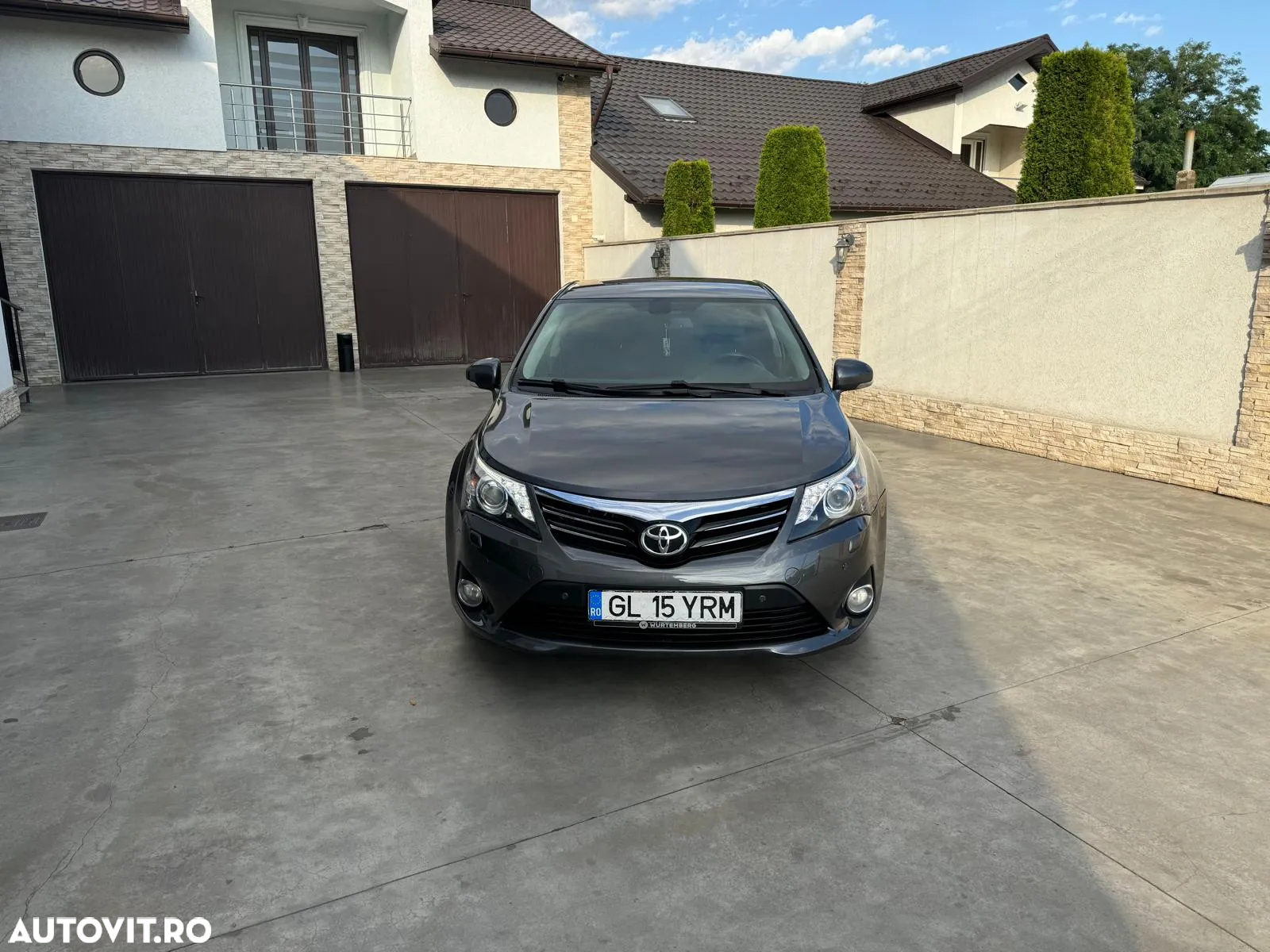 Toyota Avensis - 2