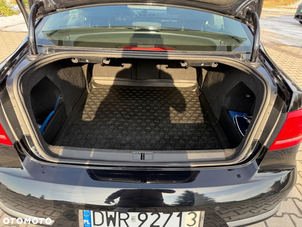 Volkswagen Passat - 14