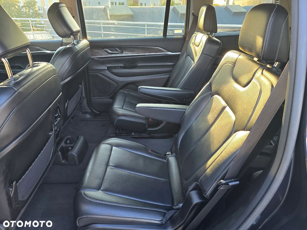 Jeep Grand Cherokee - 16