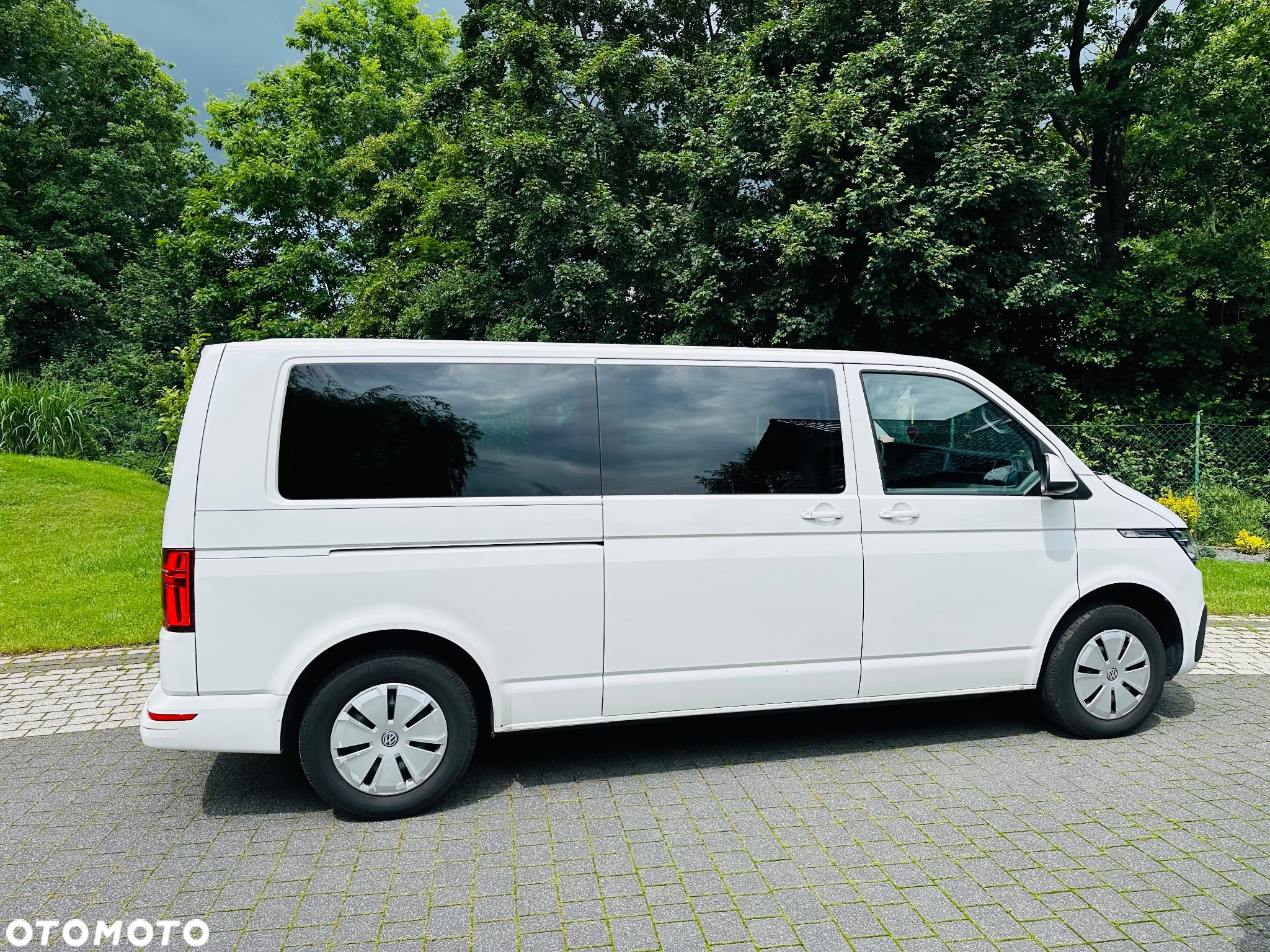 Volkswagen Caravelle 6.1 2.0 TDI L2 Highline - 2