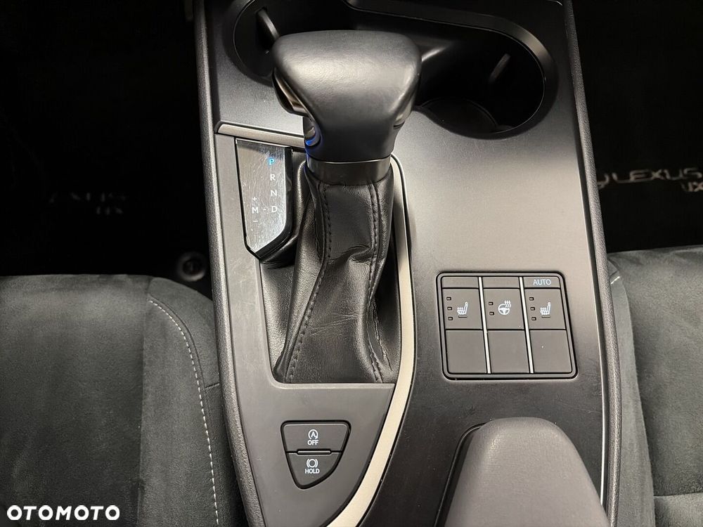 Lexus UX - 19
