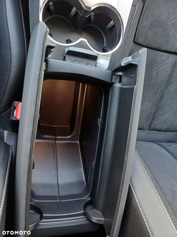 DS Automobiles DS 7 Crossback - 32