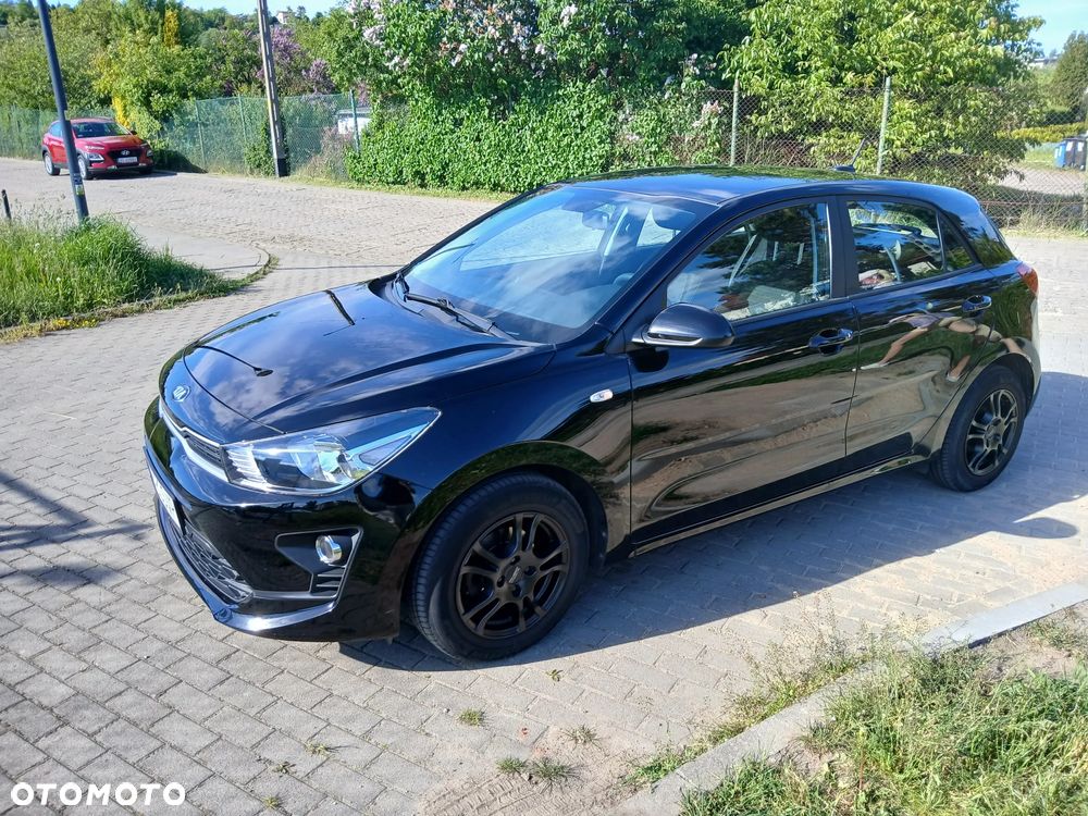 Kia Rio 1.2 L - 1