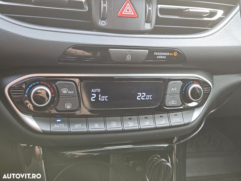 Hyundai i30 1.5 T-GDI 140CP M/T MHEV Highway - 14