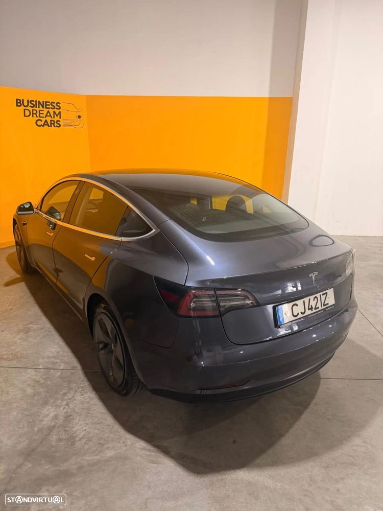 Tesla Model 3 Standard Range Plus RWD — fotografia 8