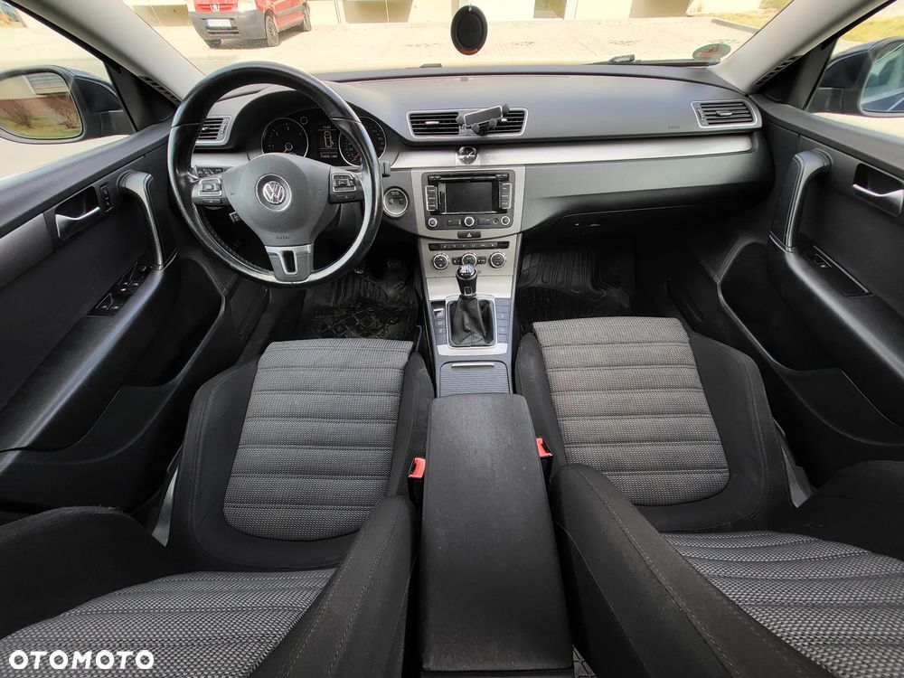 Volkswagen Passat 2.0 TDI Highline - 27