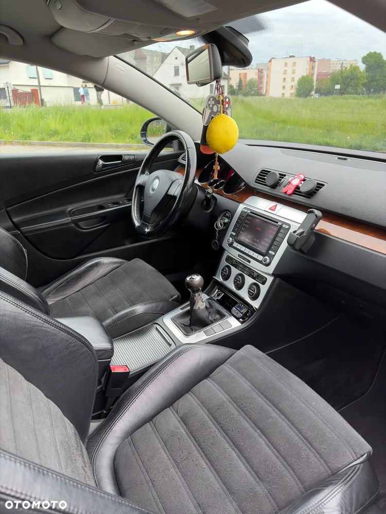 Volkswagen Passat 2.0 TDI 4Motion Highline - 8
