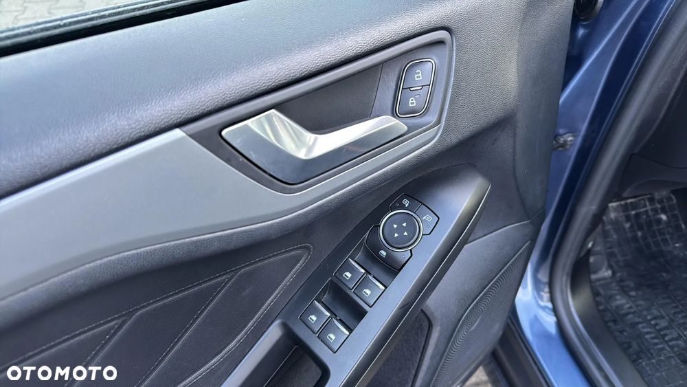 Ford Focus 1.0 EcoBoost Trend - 9