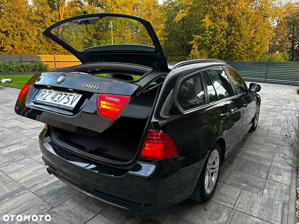 BMW Seria 3 318i - 21