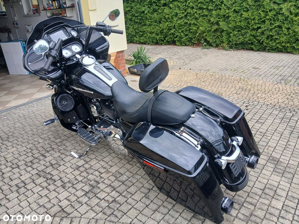 Harley-Davidson Touring Road Glide - 14