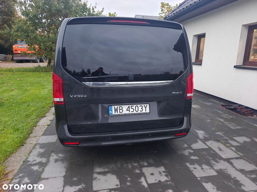 Mercedes-Benz V-Class 2023 photo 4