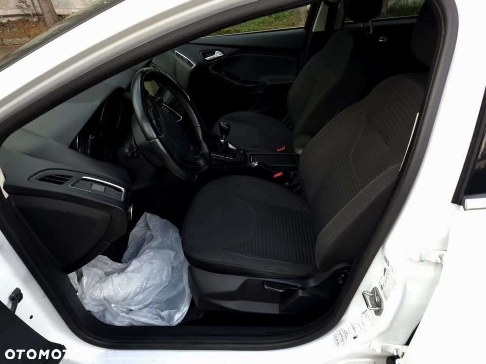 Ford Focus 2.0 TDCi Titanium ASS - 8
