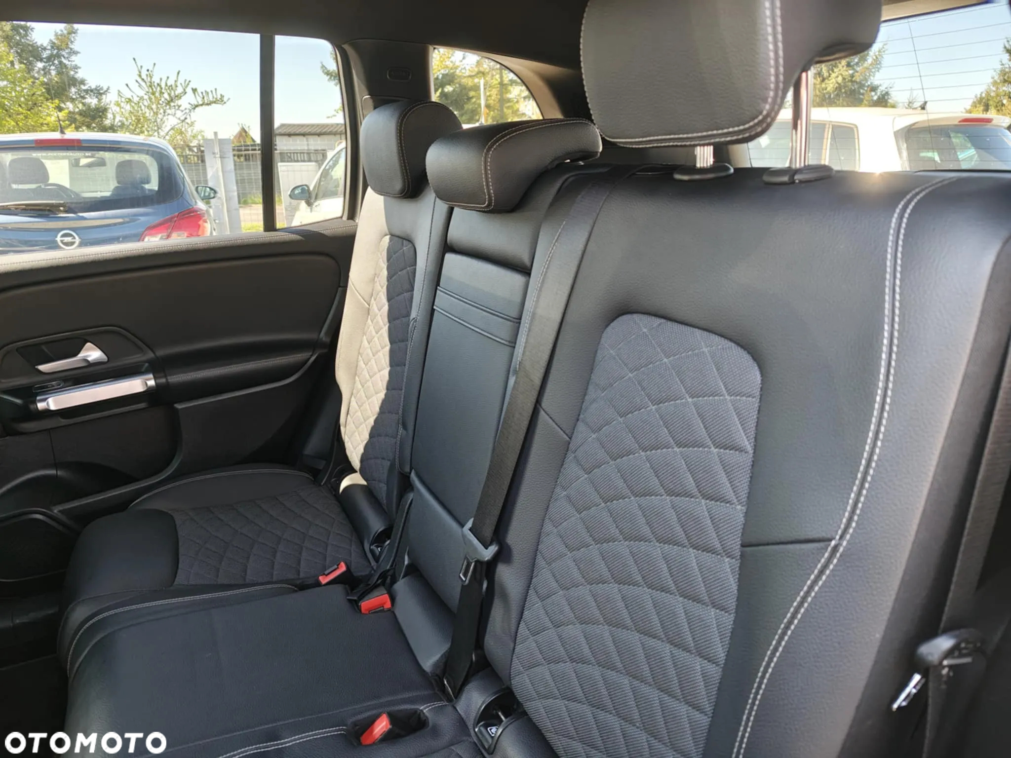 Mercedes-Benz GLB 200 d 8G-DCT Entry - 11