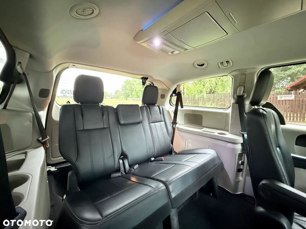 Chrysler Town & Country 3.6 Touring - 34