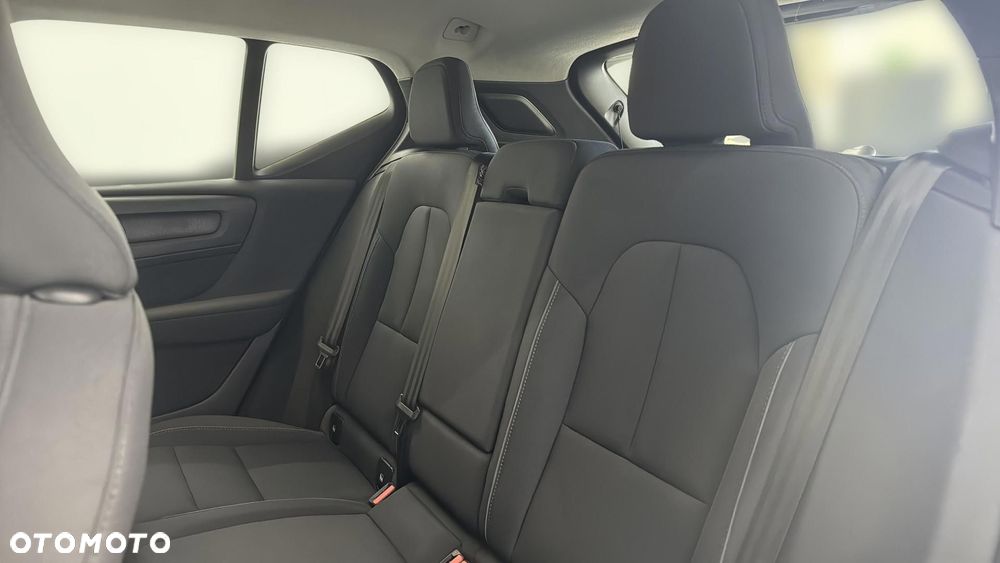 Volvo XC 40 T3 Momentum Pro - 17
