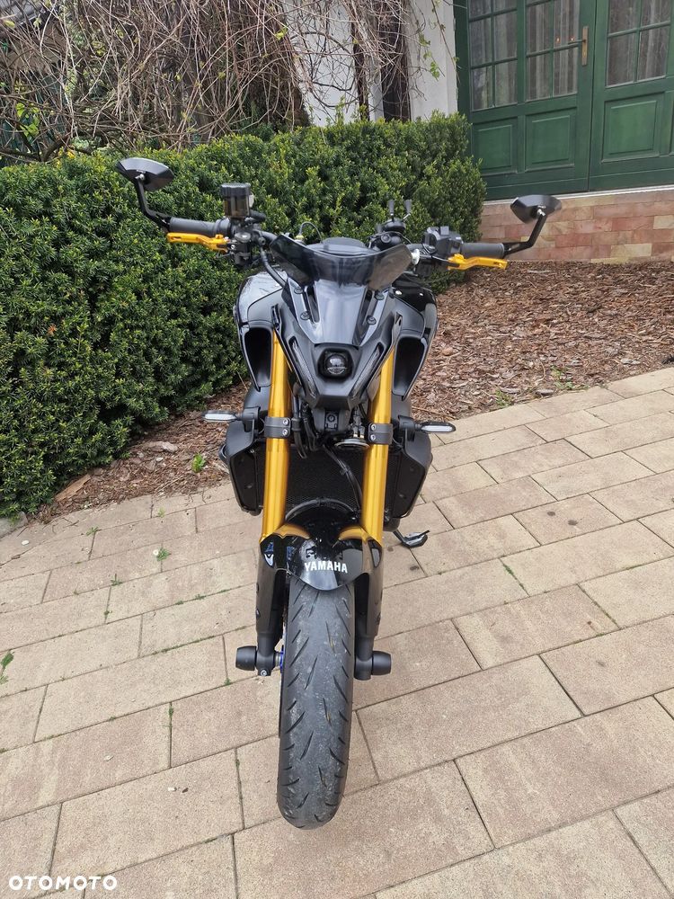 Yamaha MT - 9