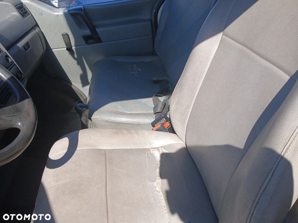 volkswagen transporter T4 fotel fotele kanapa deska kokpit podsufitka boczek boczki klamka - 6