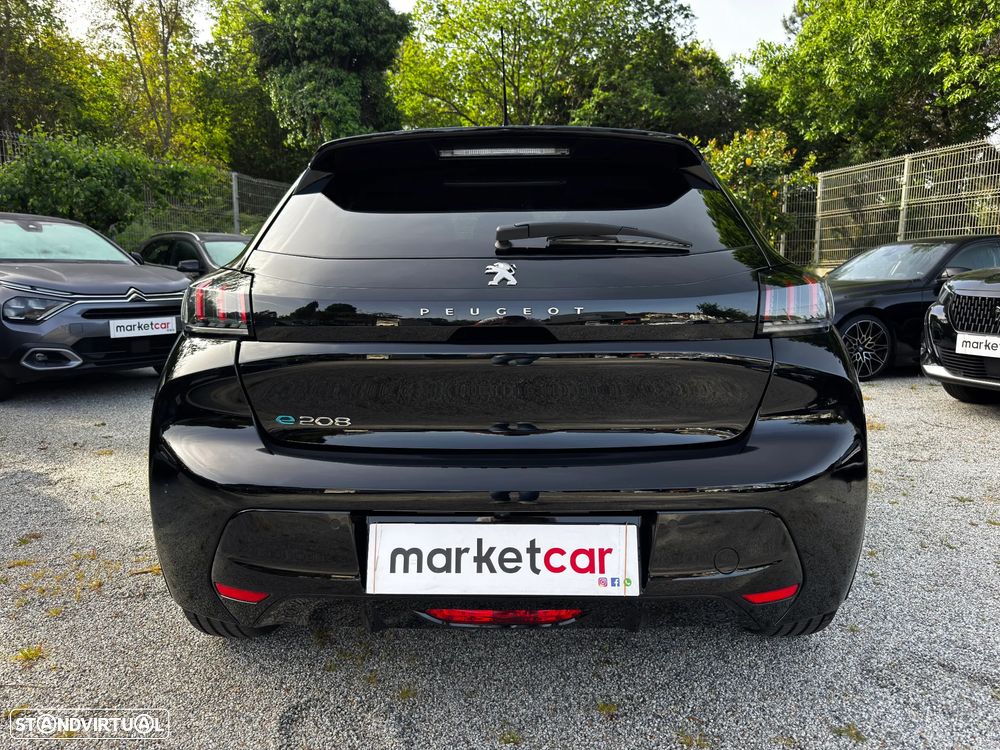 Peugeot e-208 Allure - 13